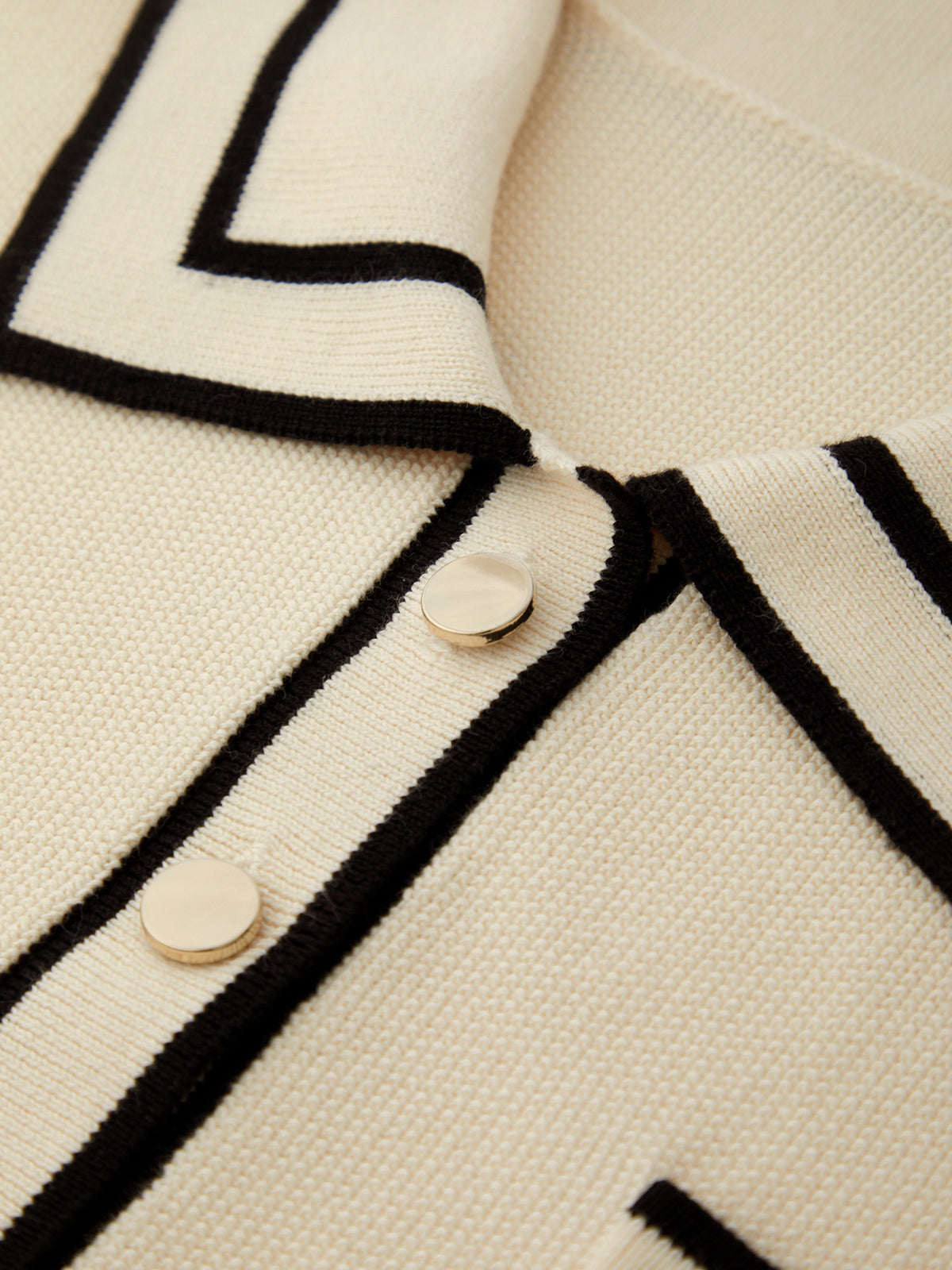 Vita: Contrast Trim Cotton Pullover