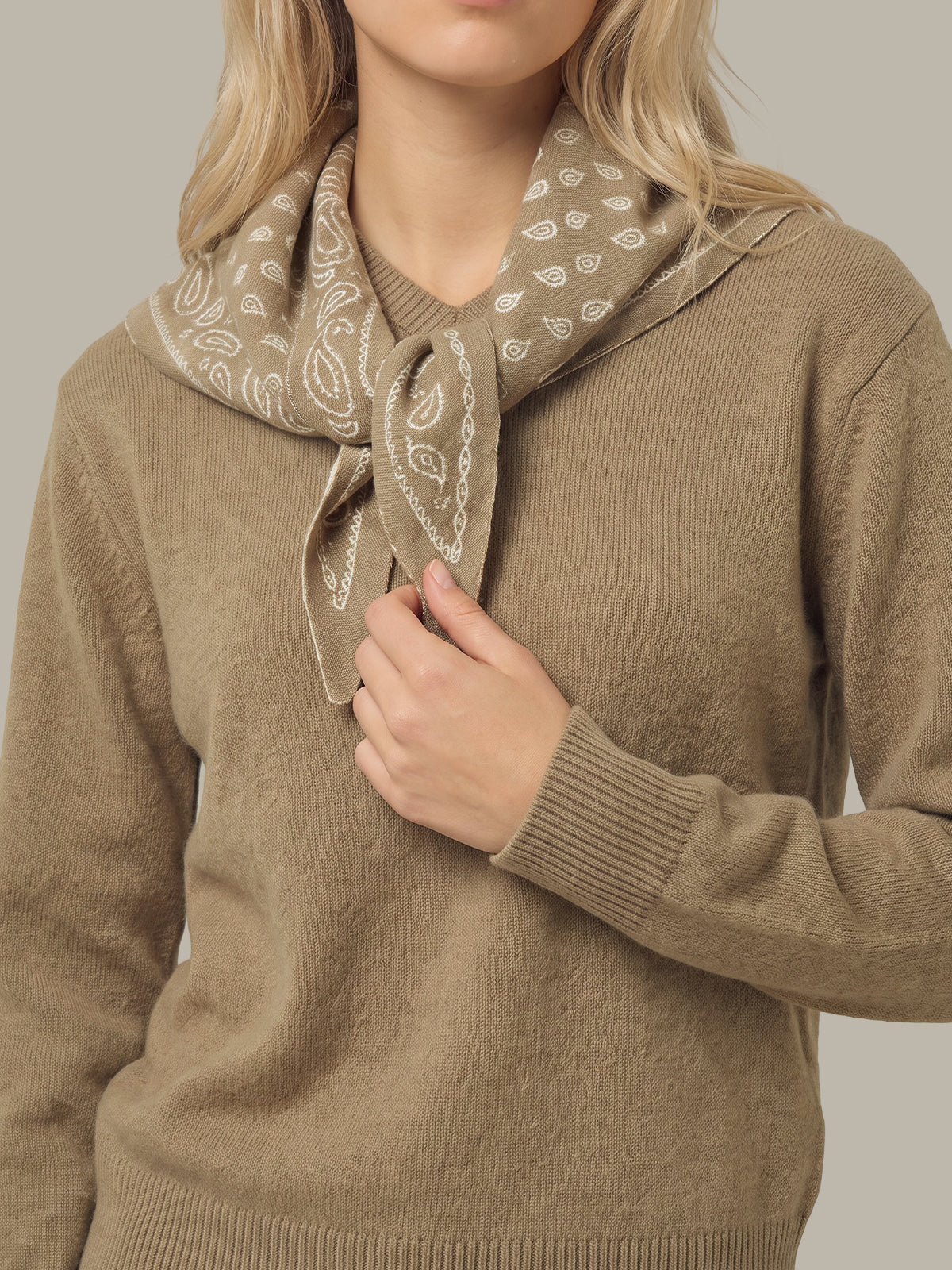 Lenn Pullover With Removable Paisley Scarf
