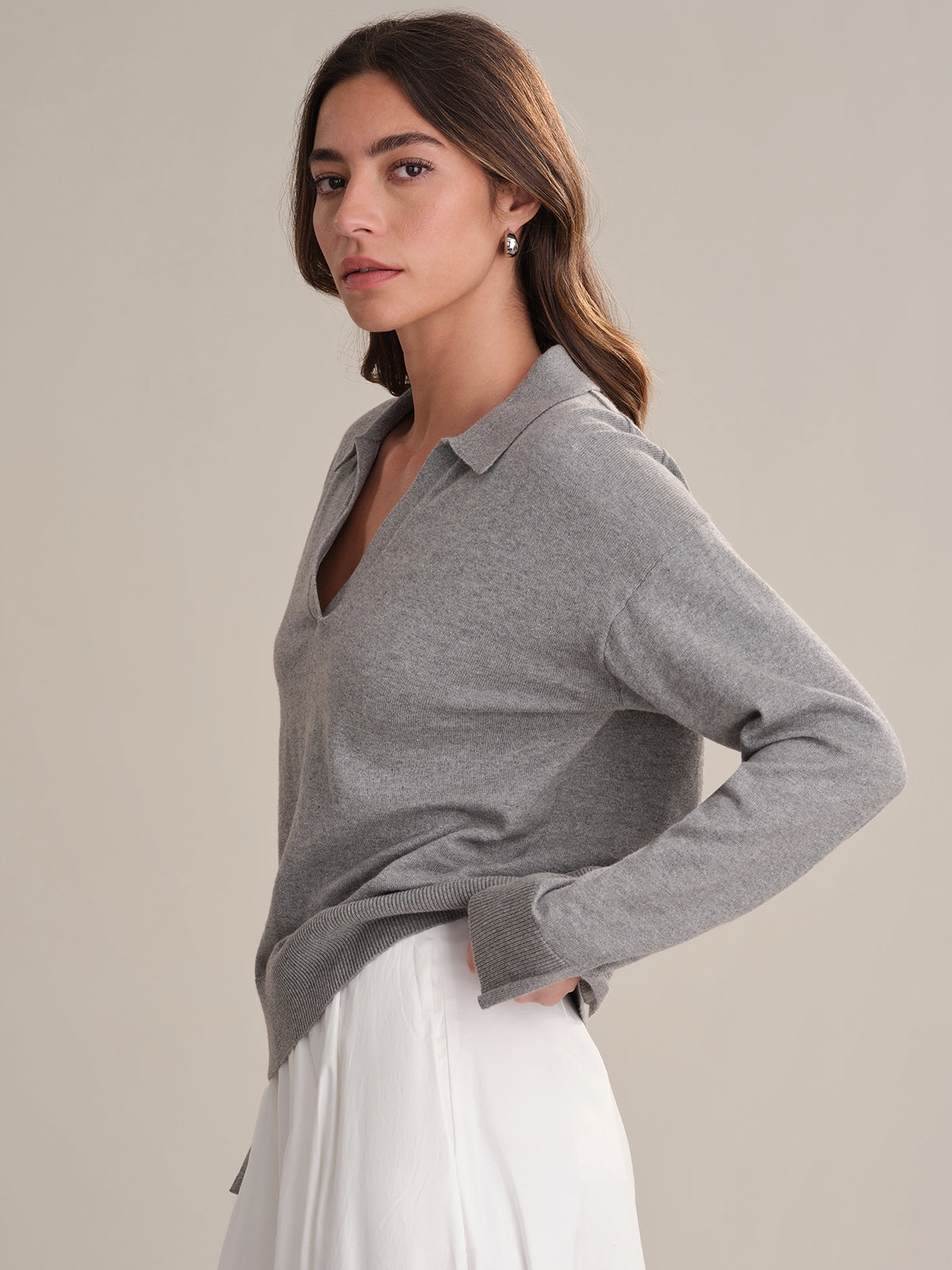 Maddi: V-Neck Collar Cotton Pullover