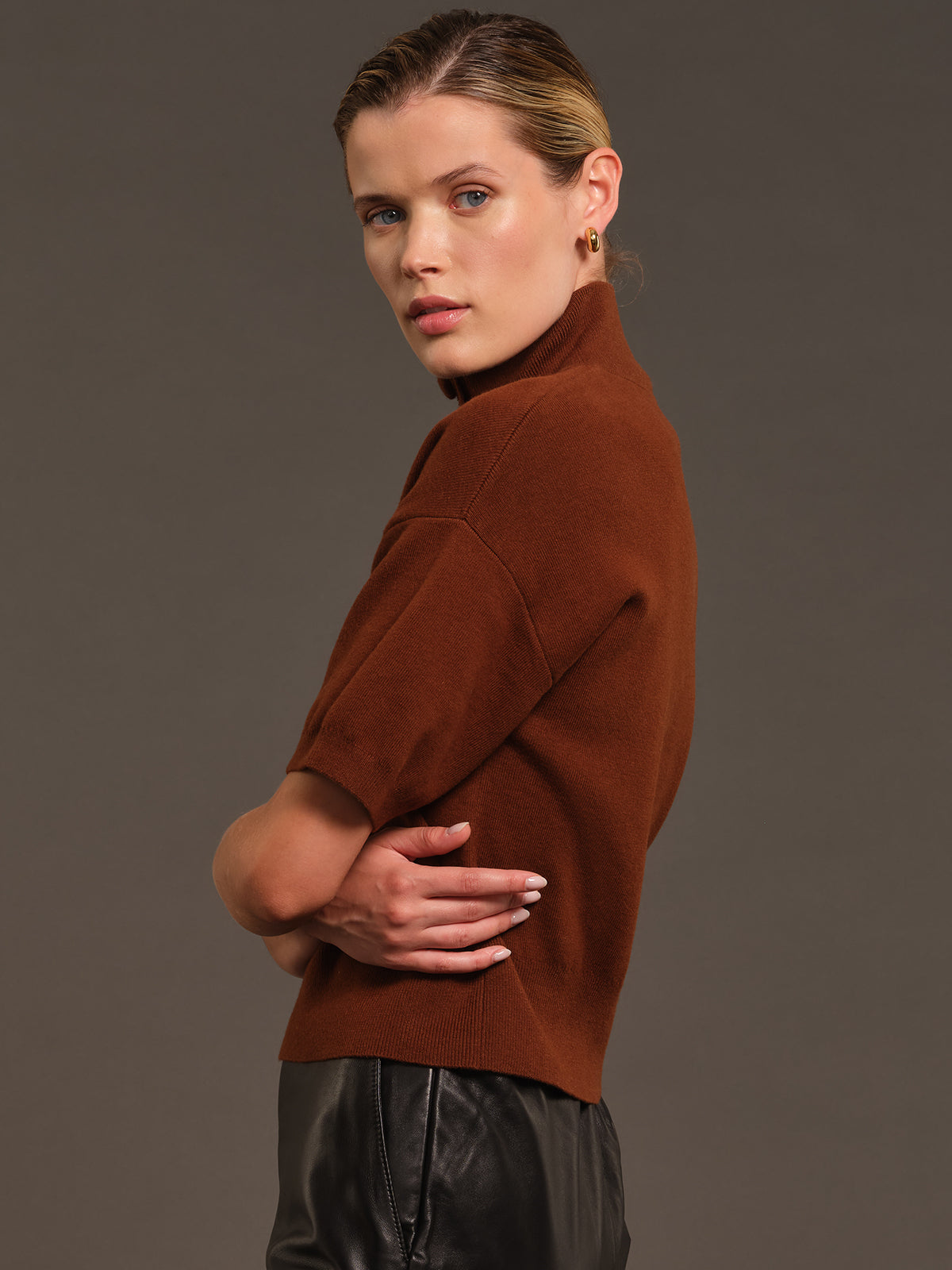 525 X DL10C: Thompson Mock-Neck Cashmere Pullover