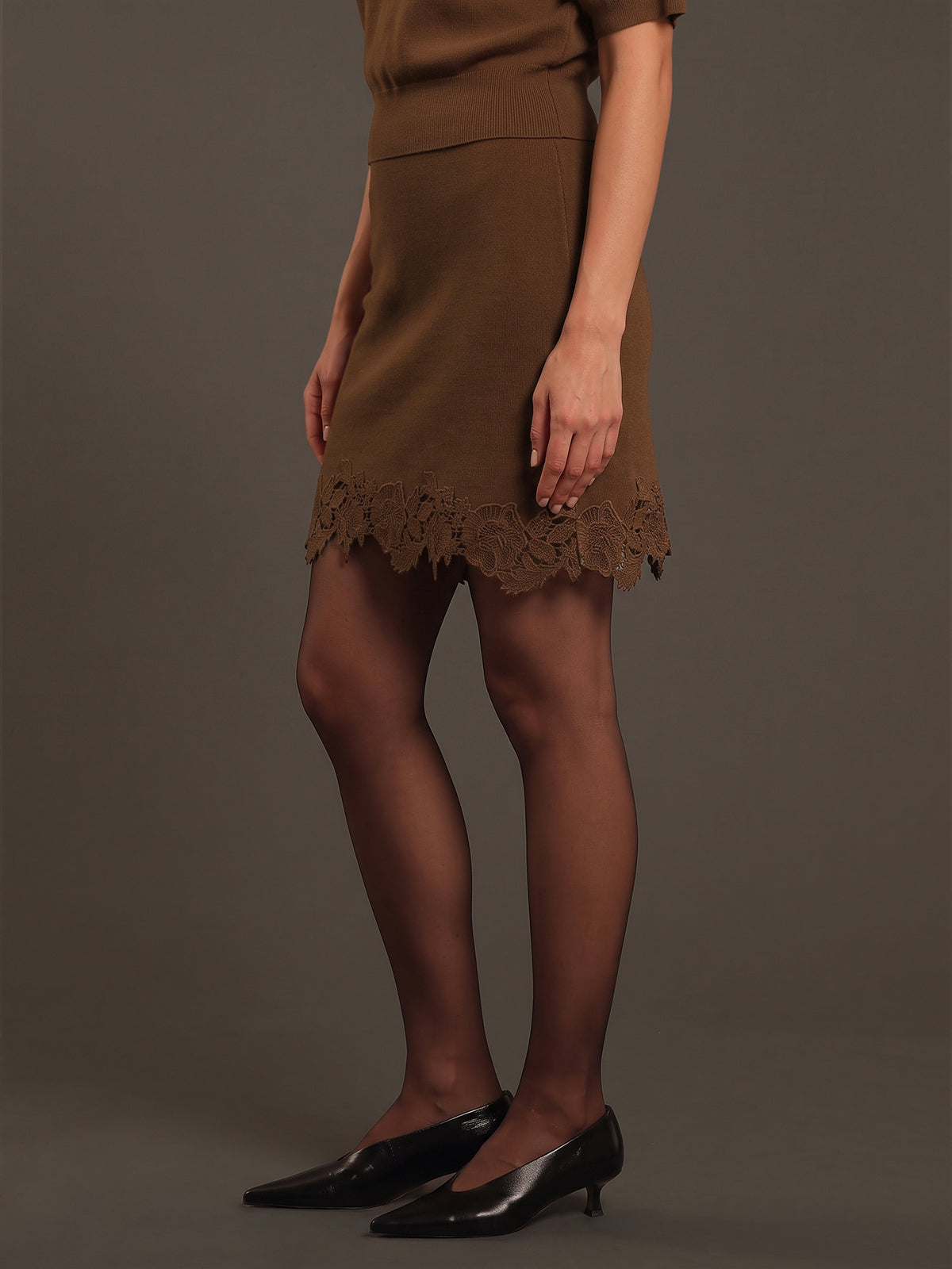 525 X DL10C: Grand Lace-Trim Cashmere Skirt
