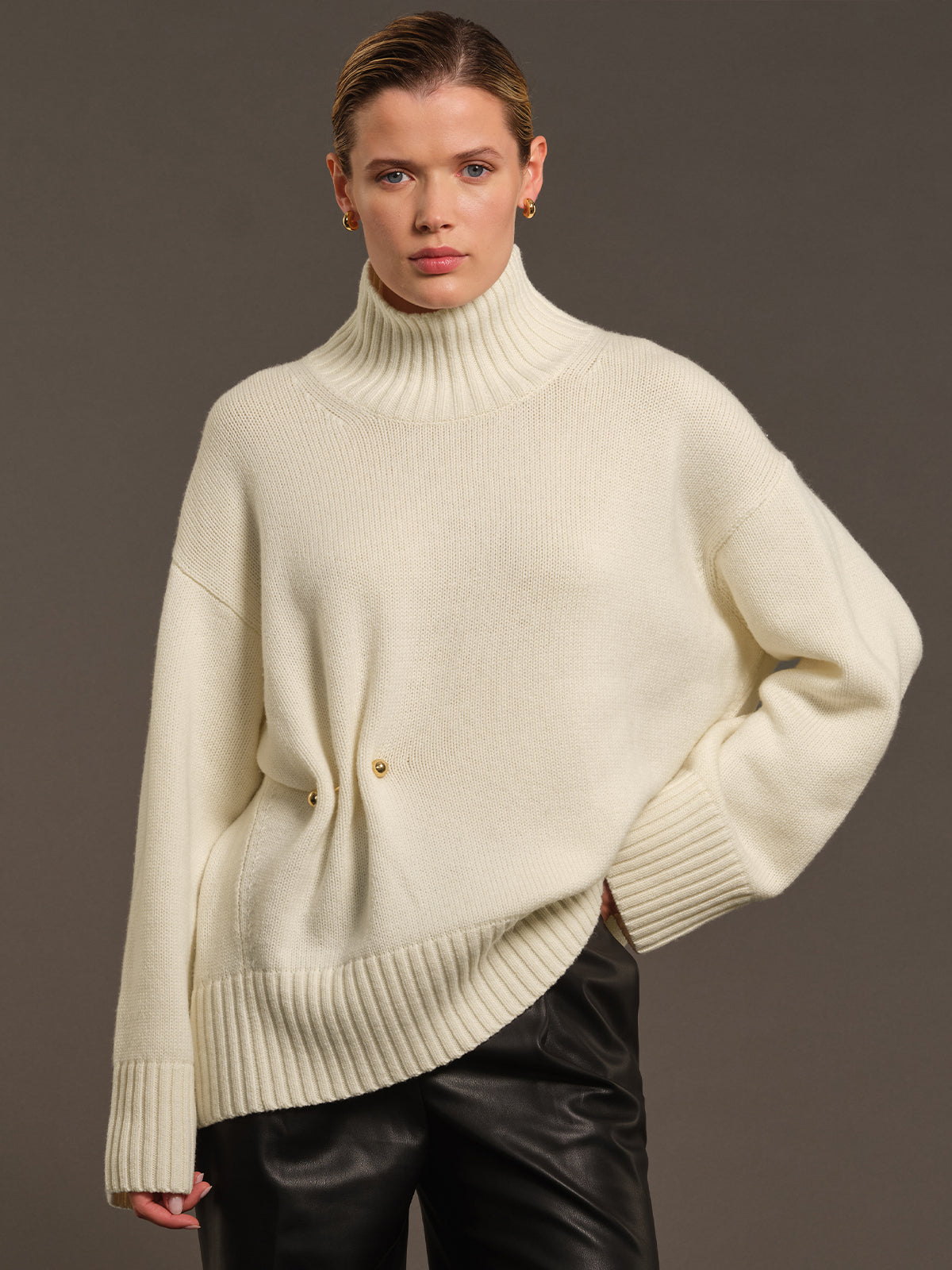 525 X DL10C: Minetta Cashmere Turtleneck Pullover