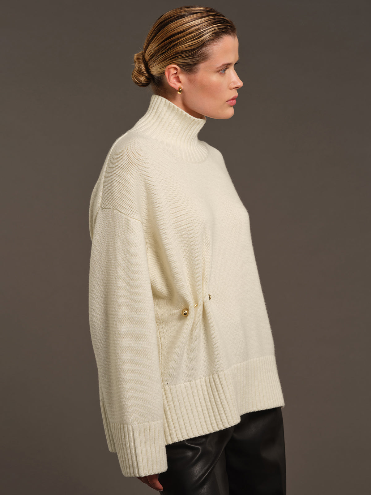 525 X DL10C: Minetta Cashmere Turtleneck Pullover