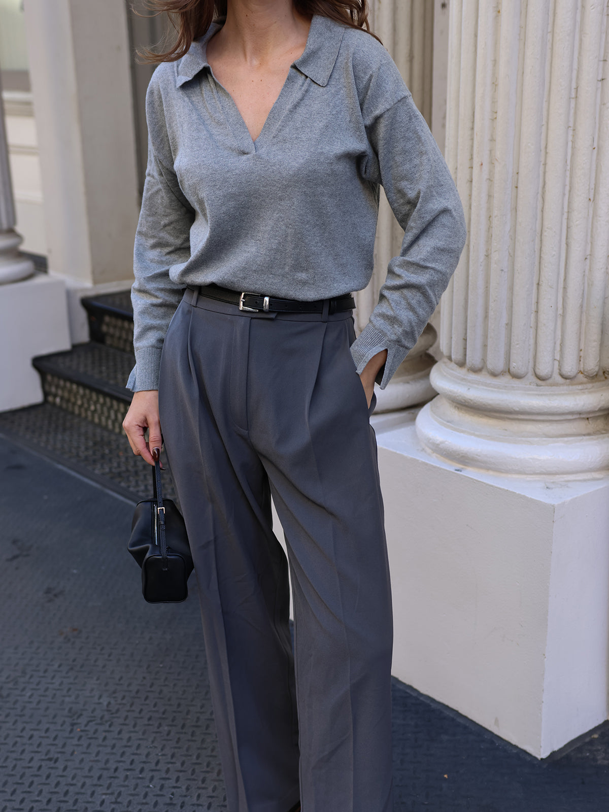 Maddi: V-Neck Collar Cotton Pullover